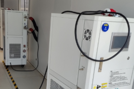 油加热控温设备是如何控温的？