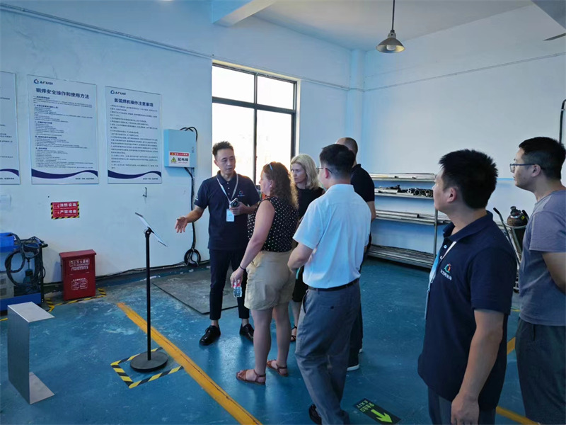 国外客户莅临我司考察，深化外贸交流与合作 图3