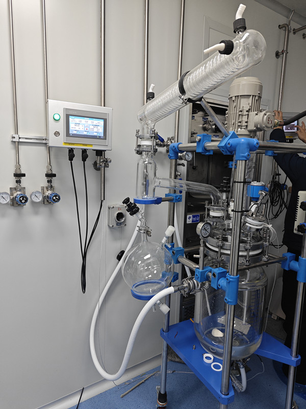 华人策略celue外置显示型高低温控温系统设备实拍图3