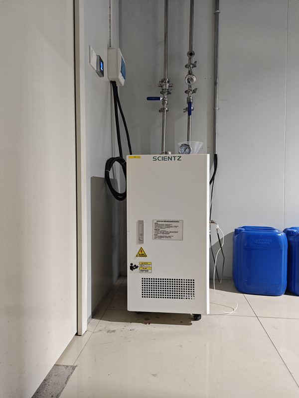 华人策略celue外置显示型高低温控温系统设备实拍图2